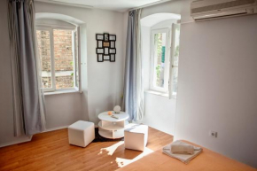 Гостиница West Wall Apartment  Сплит